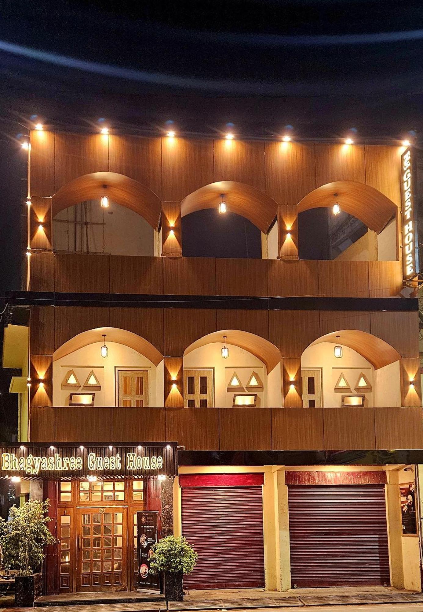 Bhagyashree Guest House 2 Km To Vishwanath Temple, Ganga Ghat Parking Available Varanasi Bagian luar foto